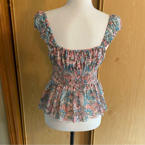 Urban Outfitters • Chiffon Cropped Capsleeve Blouse in Floral Print - Picture 12 of 12